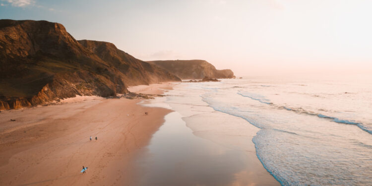 praia mais próxima da cidade de Juazeiro do Norte